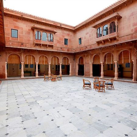 The Lallgarh Palace A Heritage Hotel Bikaner Bagian luar foto
