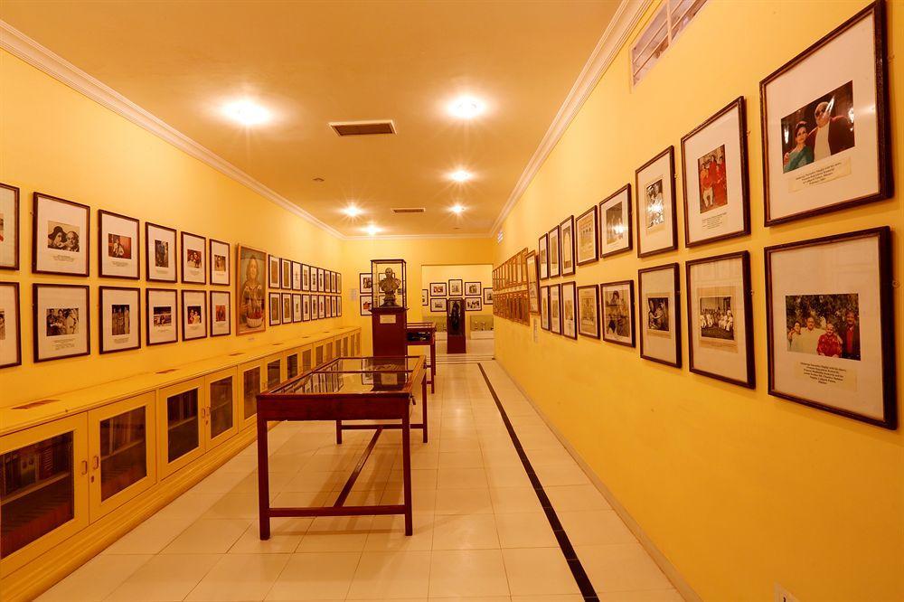 The Lallgarh Palace A Heritage Hotel Bikaner Bagian luar foto