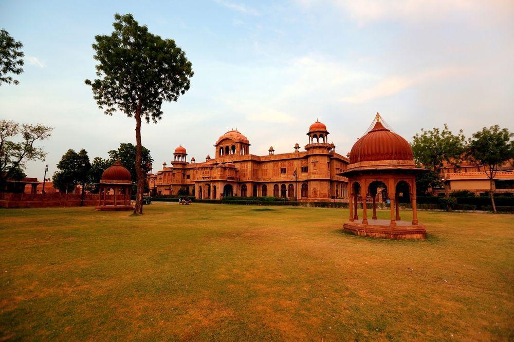 The Lallgarh Palace A Heritage Hotel Bikaner Bagian luar foto