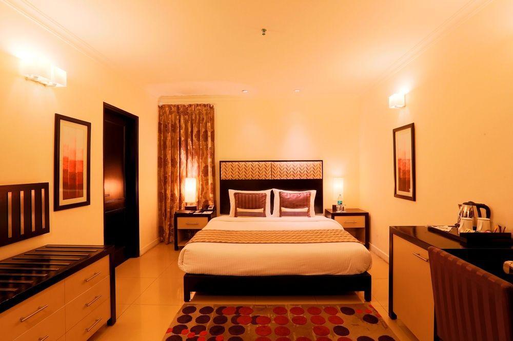 The Lallgarh Palace A Heritage Hotel Bikaner Bagian luar foto