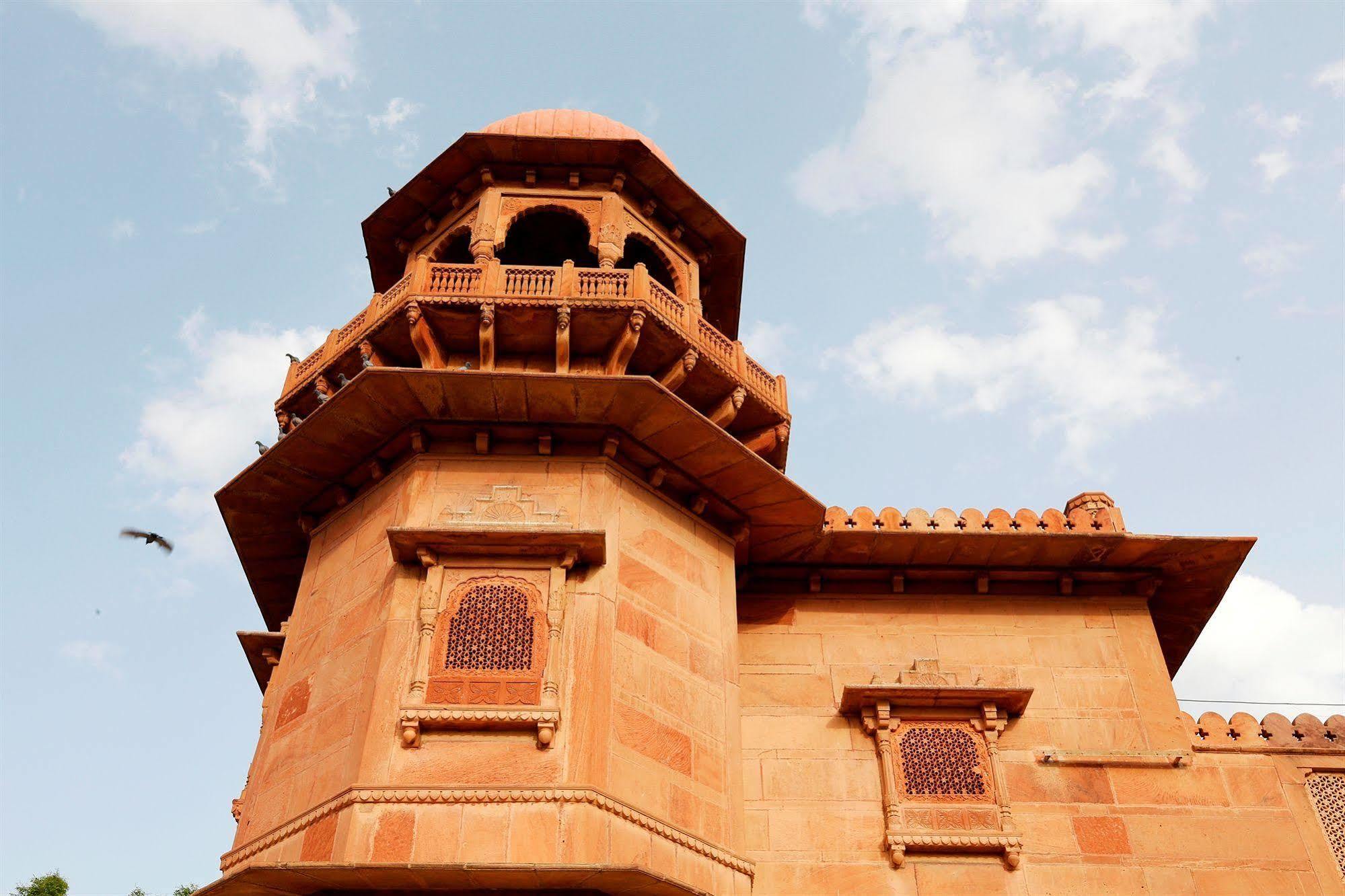The Lallgarh Palace A Heritage Hotel Bikaner Bagian luar foto