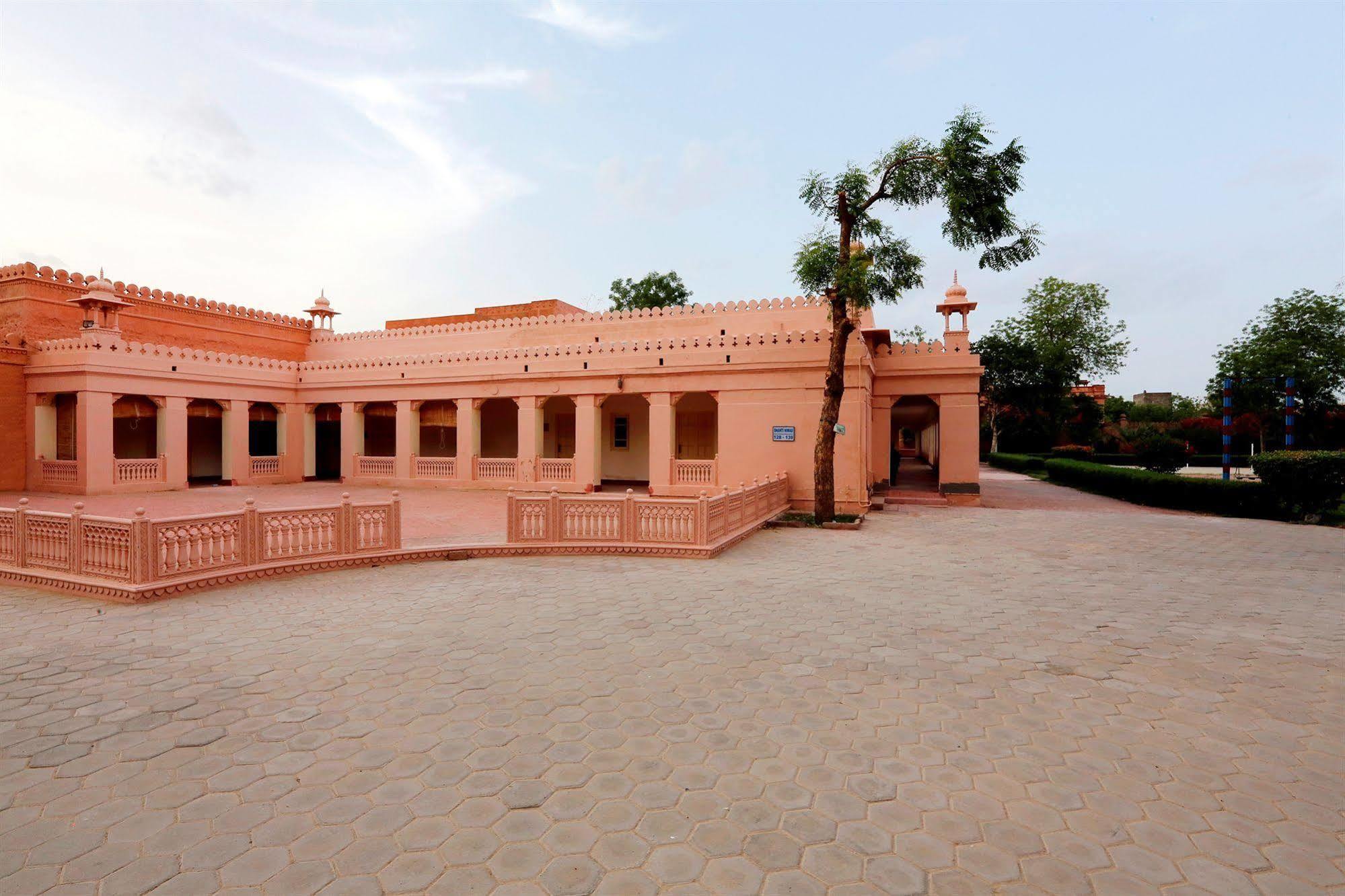The Lallgarh Palace A Heritage Hotel Bikaner Bagian luar foto