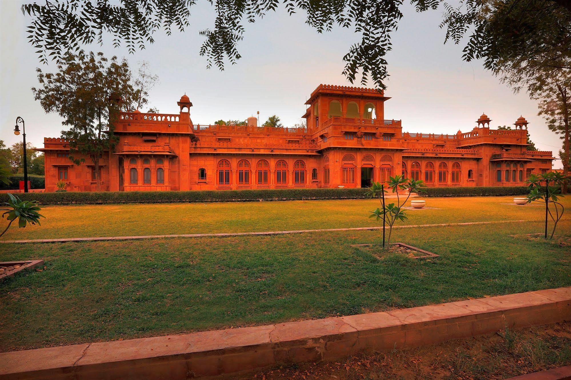 The Lallgarh Palace A Heritage Hotel Bikaner Bagian luar foto