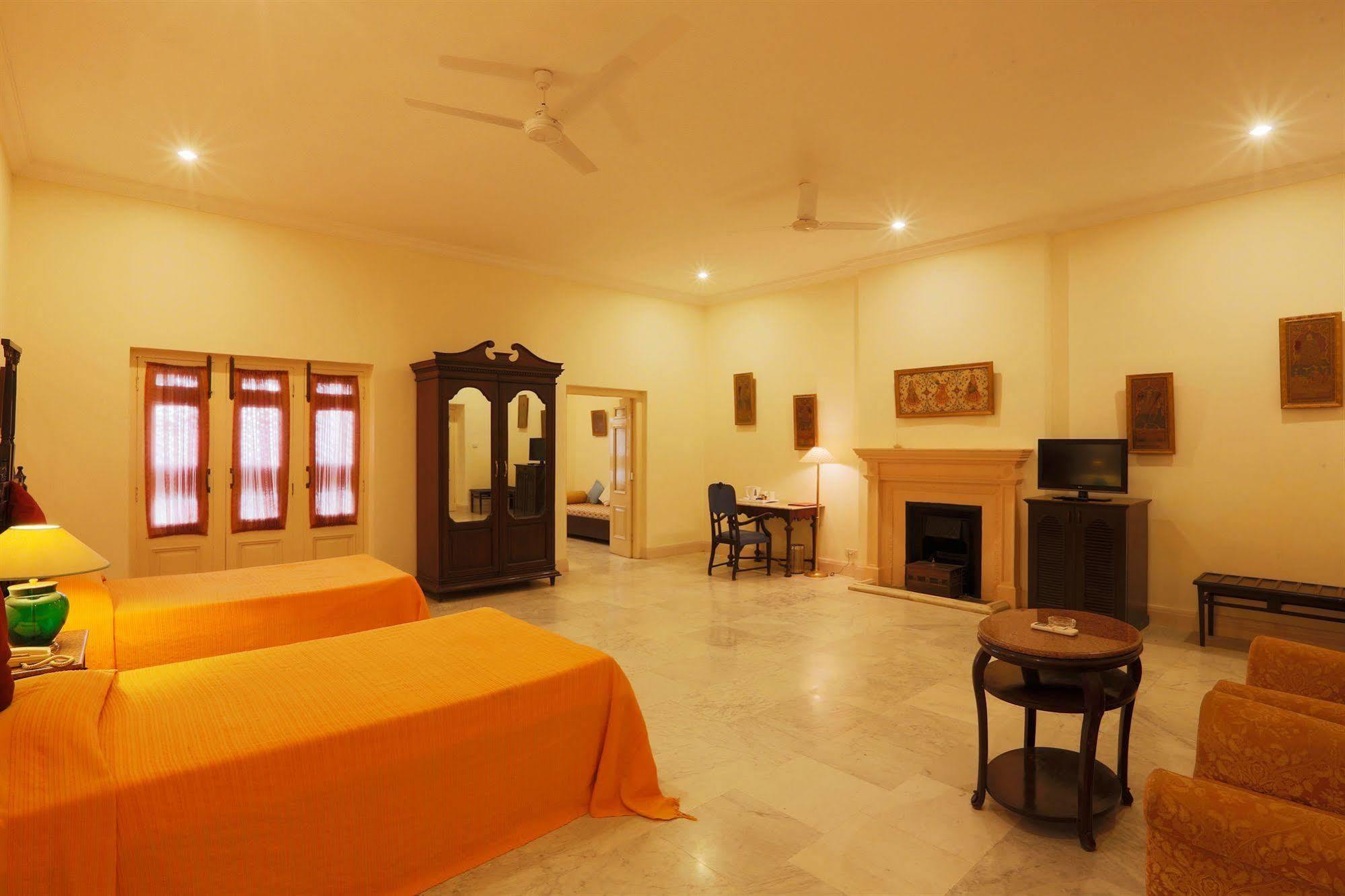 The Lallgarh Palace A Heritage Hotel Bikaner Bagian luar foto